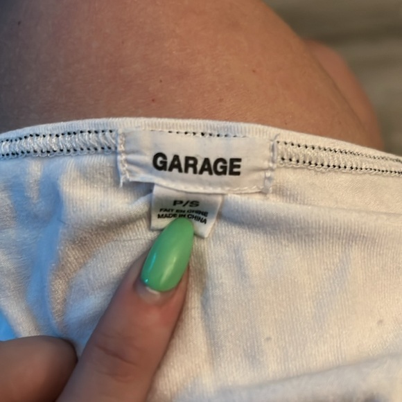 White and black cropped top - Picture 2 of 2